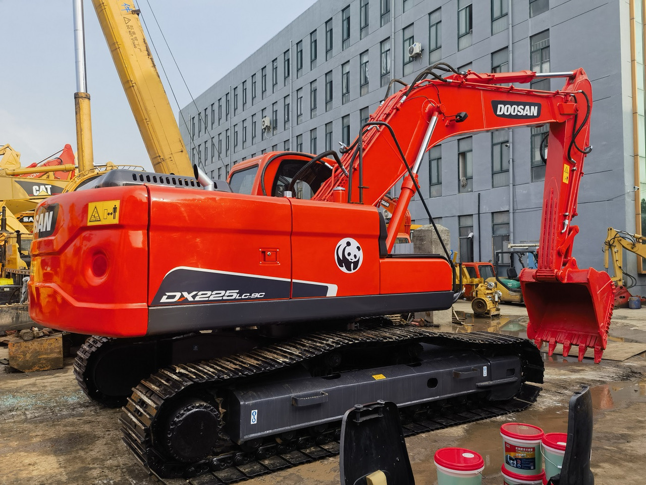 DOOSAN Doosan DX225LC Crawler excavator - Escavadora de rastos: foto 1 DOOSAN Doosan DX225LC Crawler excavator - Escavadora de rastos: foto 1