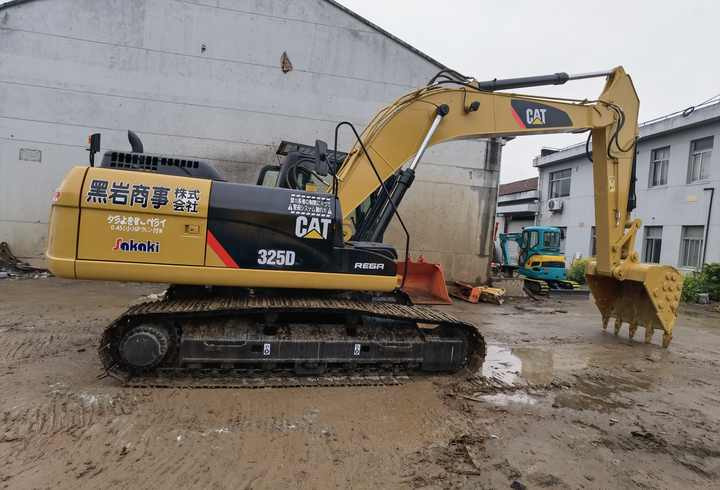 Excavadora CAT 330 330D 325D excavator cheap used CAT 330D2L digger CAT325 earth moving machine for sale - Escavadora de rastos: foto 2 Excavadora CAT 330 330D 325D excavator cheap used CAT 330D2L digger CAT325 earth moving machine for sale - Escavadora de rastos: foto 2