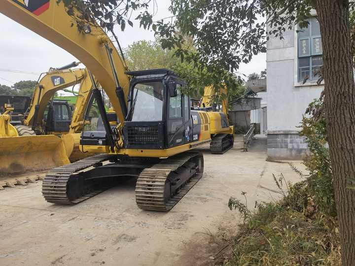 Japanese Used CAT 320 Excavator Caterpillar 20 Ton Earth-moving Machinery Cheap Used CAT320D CAT320D2 Excavator for Sale - Escavadeira: foto 4 Japanese Used CAT 320 Excavator Caterpillar 20 Ton Earth-moving Machinery Cheap Used CAT320D CAT320D2 Excavator for Sale - Escavadeira: foto 4