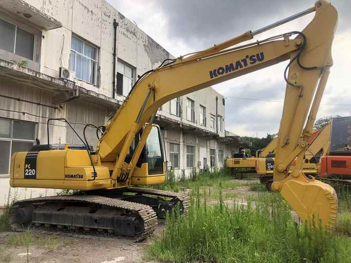 Escavadora de rastos Komatsu PC220-7: foto 6