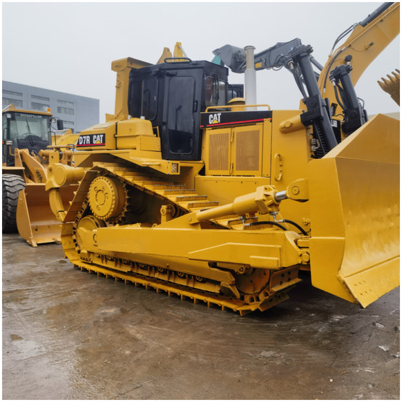 Second Hand Caterpillar CAT D7G D7R Bulldozer Used CAT D7R in stock in shanghai yard - Buldôzer: foto 1 Second Hand Caterpillar CAT D7G D7R Bulldozer Used CAT D7R in stock in shanghai yard - Buldôzer: foto 1