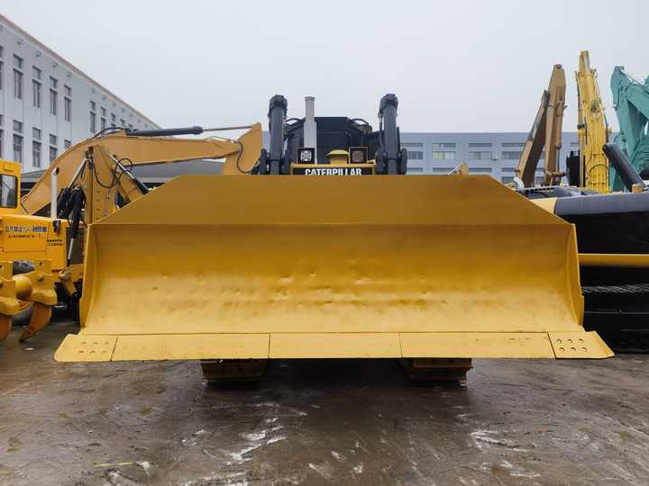 Second Hand Caterpillar CAT D7G D7R Bulldozer Used CAT D7R in stock in shanghai yard - Buldôzer: foto 3 Second Hand Caterpillar CAT D7G D7R Bulldozer Used CAT D7R in stock in shanghai yard - Buldôzer: foto 3