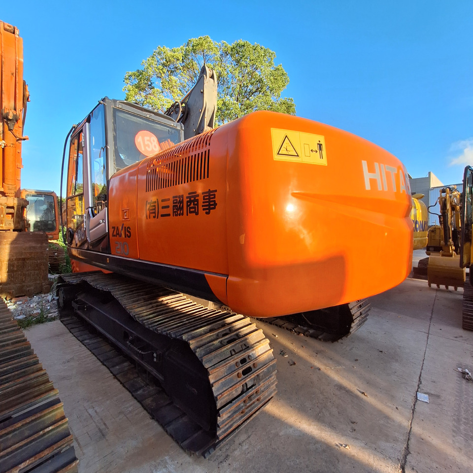 Second hand Hitachi ZX210 excavator - Escavadeira: foto 4 Second hand Hitachi ZX210 excavator - Escavadeira: foto 4