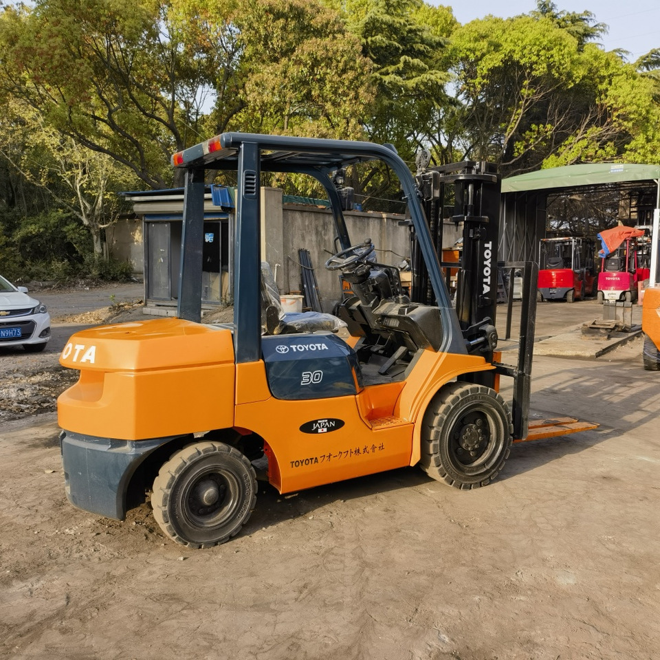 Toyota FD30 Forklift - Empilhador a diesel: foto 4 Toyota FD30 Forklift - Empilhador a diesel: foto 4