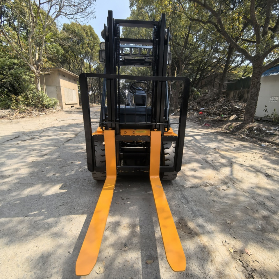 Toyota FD30 Forklift - Empilhador a diesel: foto 2 Toyota FD30 Forklift - Empilhador a diesel: foto 2