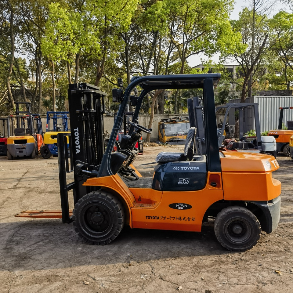 Toyota FD30 Forklift - Empilhador a diesel: foto 2 Toyota FD30 Forklift - Empilhador a diesel: foto 2