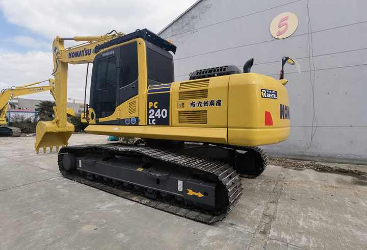 Used Excavator Komatsu PC240LC-8 original Japan Komatsu PC240-8 Digger for Sale - Escavadora de rastos: foto 3 Used Excavator Komatsu PC240LC-8 original Japan Komatsu PC240-8 Digger for Sale - Escavadora de rastos: foto 3