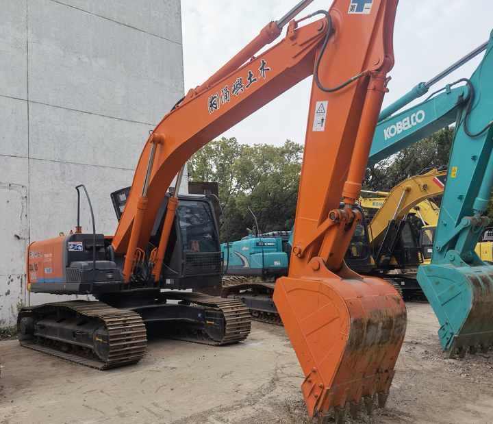Used excavator Hitachi 20 ton original Japan Hitachi ZX200-3 ZX200-5G EX200-5 ZX240 Excavator FOR SALE - Escavadeira: foto 5 Used excavator Hitachi 20 ton original Japan Hitachi ZX200-3 ZX200-5G EX200-5 ZX240 Excavator FOR SALE - Escavadeira: foto 5
