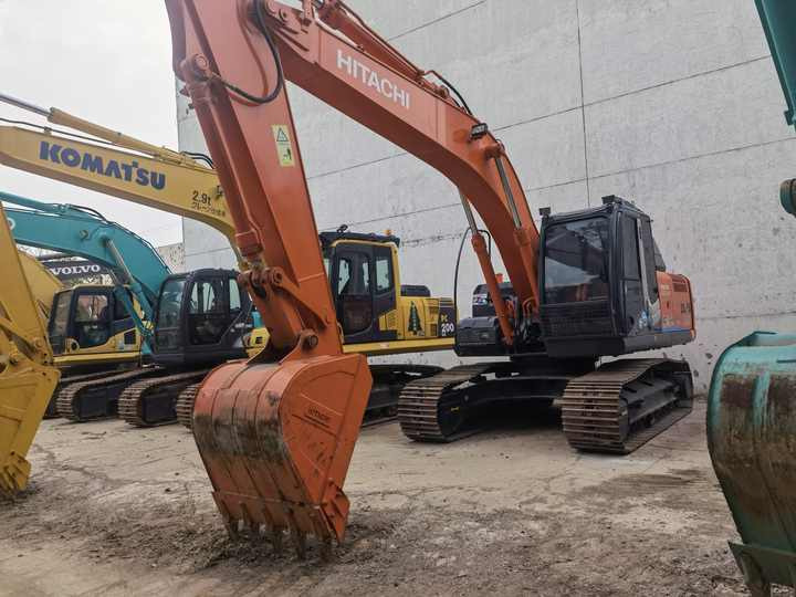 Used excavator Hitachi 20 ton original Japan Hitachi ZX200-3 ZX200-5G EX200-5 ZX240 Excavator FOR SALE - Escavadeira: foto 3 Used excavator Hitachi 20 ton original Japan Hitachi ZX200-3 ZX200-5G EX200-5 ZX240 Excavator FOR SALE - Escavadeira: foto 3
