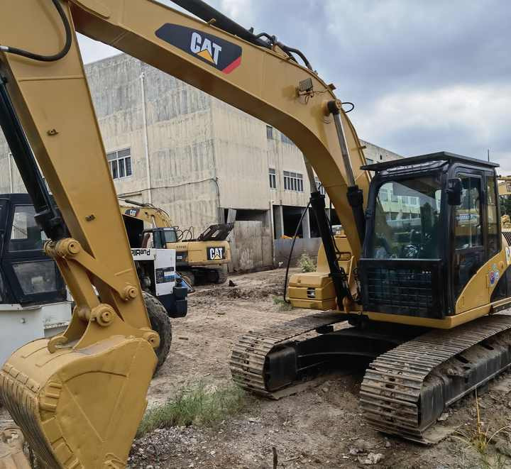 Used earth moving machinery used excavator cat312 12ton Cat 315D 312D 320d 330d for sale - Escavadora de rastos: foto 3 Used earth moving machinery used excavator cat312 12ton Cat 315D 312D 320d 330d for sale - Escavadora de rastos: foto 3