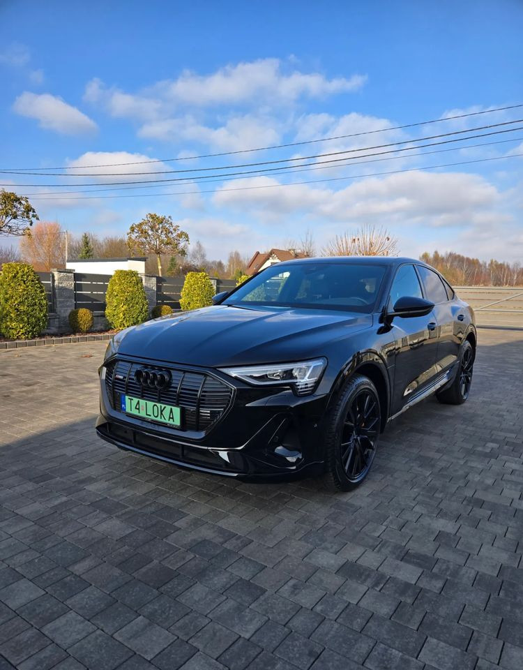 Sedan Audi e-tron 55 Quattro S Line: foto 1