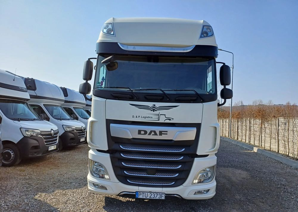 DAF XF 480 SUPER SPACE CAB / ZESTAW TANDEM PRZEJAZDOWY 120m3 - Camião de lona: foto 5 DAF XF 480 SUPER SPACE CAB / ZESTAW TANDEM PRZEJAZDOWY 120m3 - Camião de lona: foto 5
