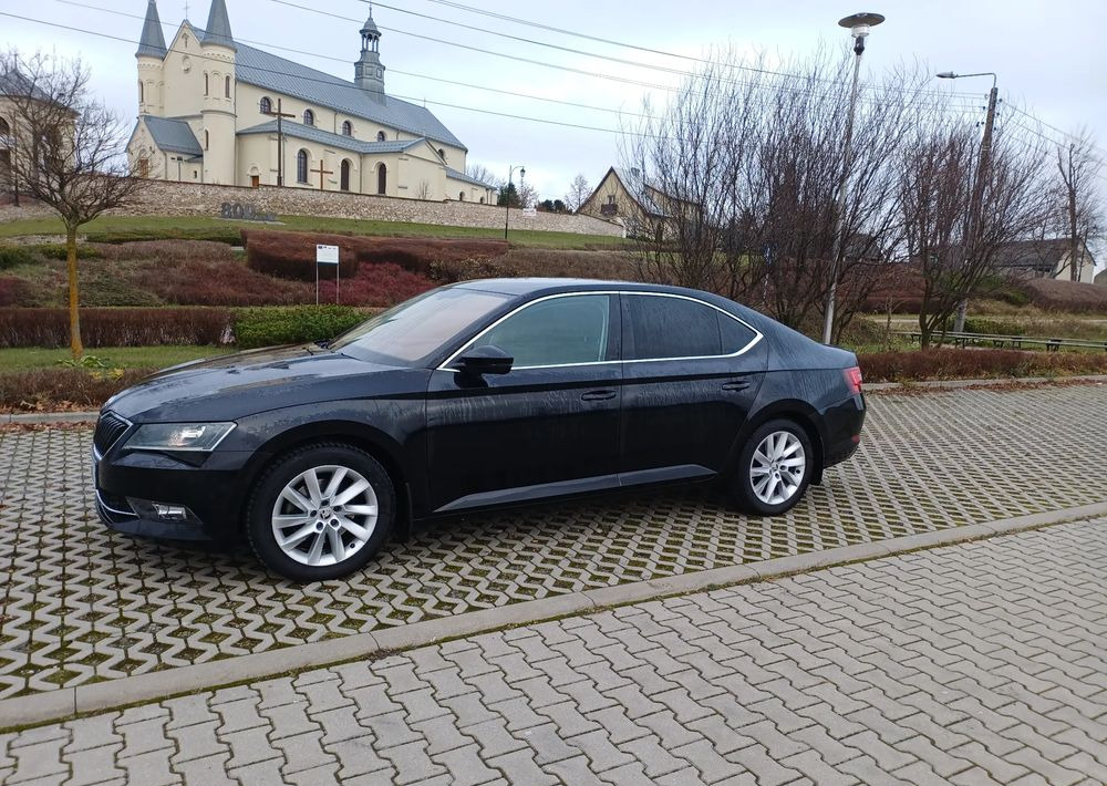 Skoda Superb 2.0 TDI Ambition - Sedan: foto 1 Skoda Superb 2.0 TDI Ambition - Sedan: foto 1