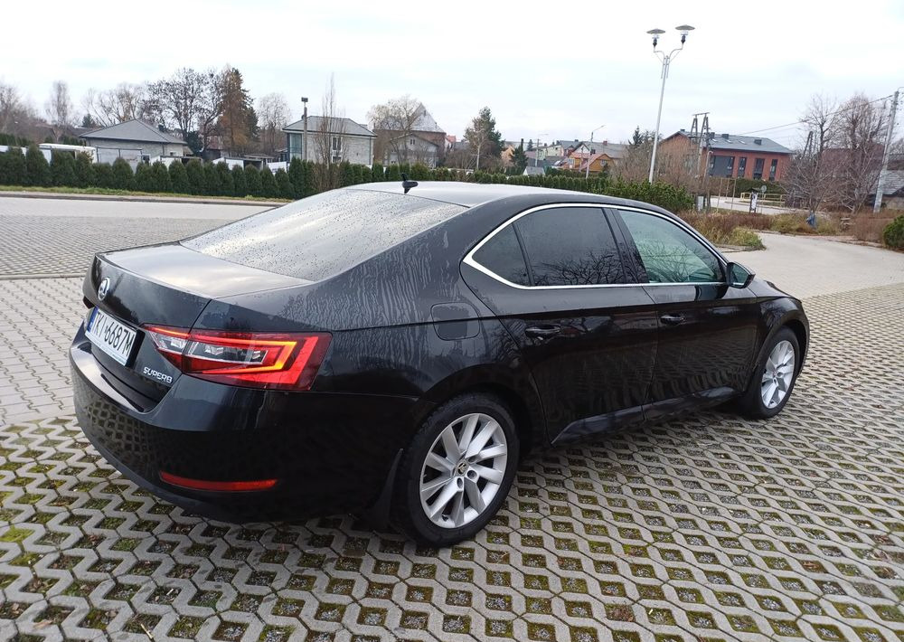 Skoda Superb 2.0 TDI Ambition - Sedan: foto 5 Skoda Superb 2.0 TDI Ambition - Sedan: foto 5