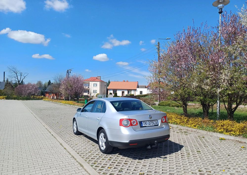 Volkswagen Jetta 2.0 TDI DPF Comfortline - Sedan: foto 4 Volkswagen Jetta 2.0 TDI DPF Comfortline - Sedan: foto 4
