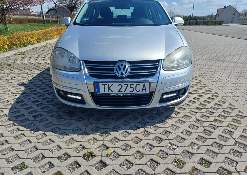 Volkswagen Jetta 2.0 TDI DPF Comfortline - Sedan: foto 2 Volkswagen Jetta 2.0 TDI DPF Comfortline - Sedan: foto 2