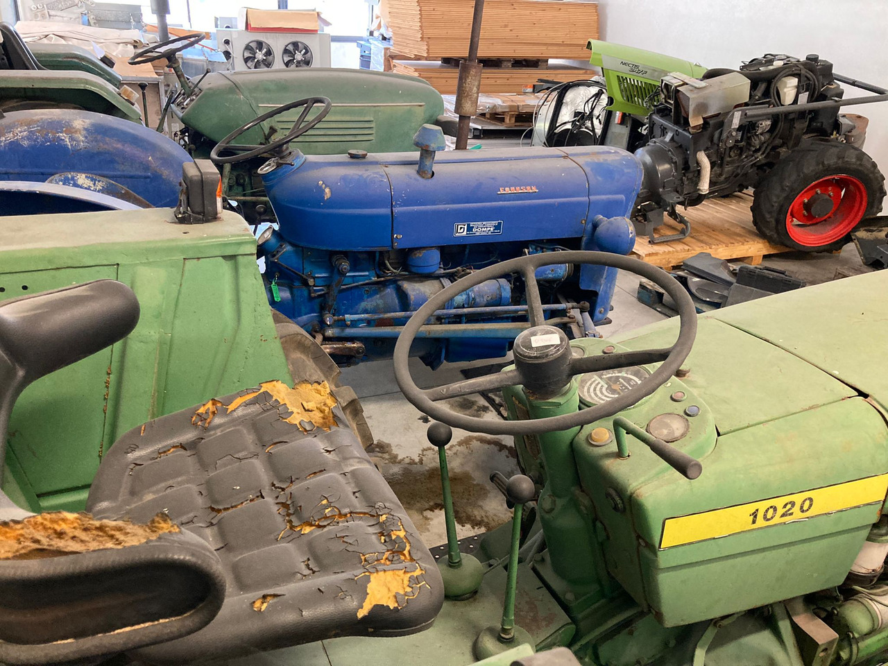 JOHN DEERE 1020 - Trator: foto 2 JOHN DEERE 1020 - Trator: foto 2