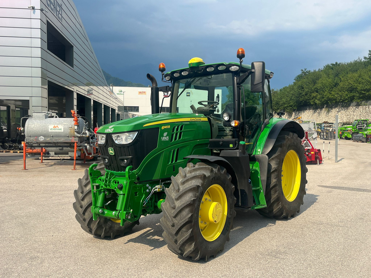 JOHN DEERE 6145 R - Trator: foto 2 JOHN DEERE 6145 R - Trator: foto 2