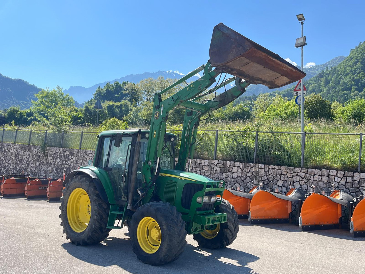 JOHN DEERE 6320 - Trator: foto 3 JOHN DEERE 6320 - Trator: foto 3