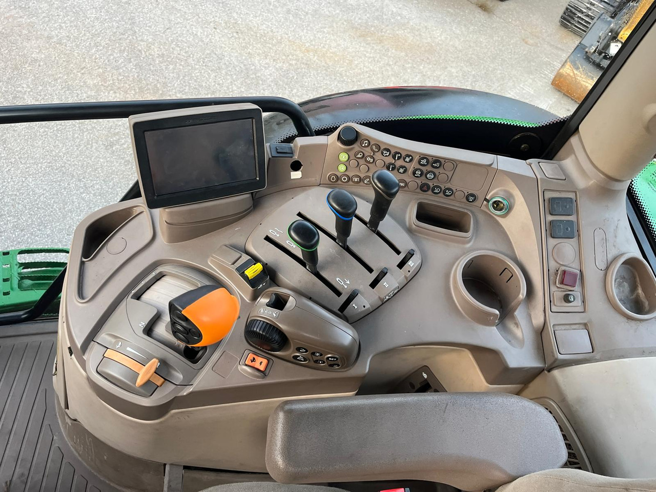 Trator John Deere 6175R: foto 11