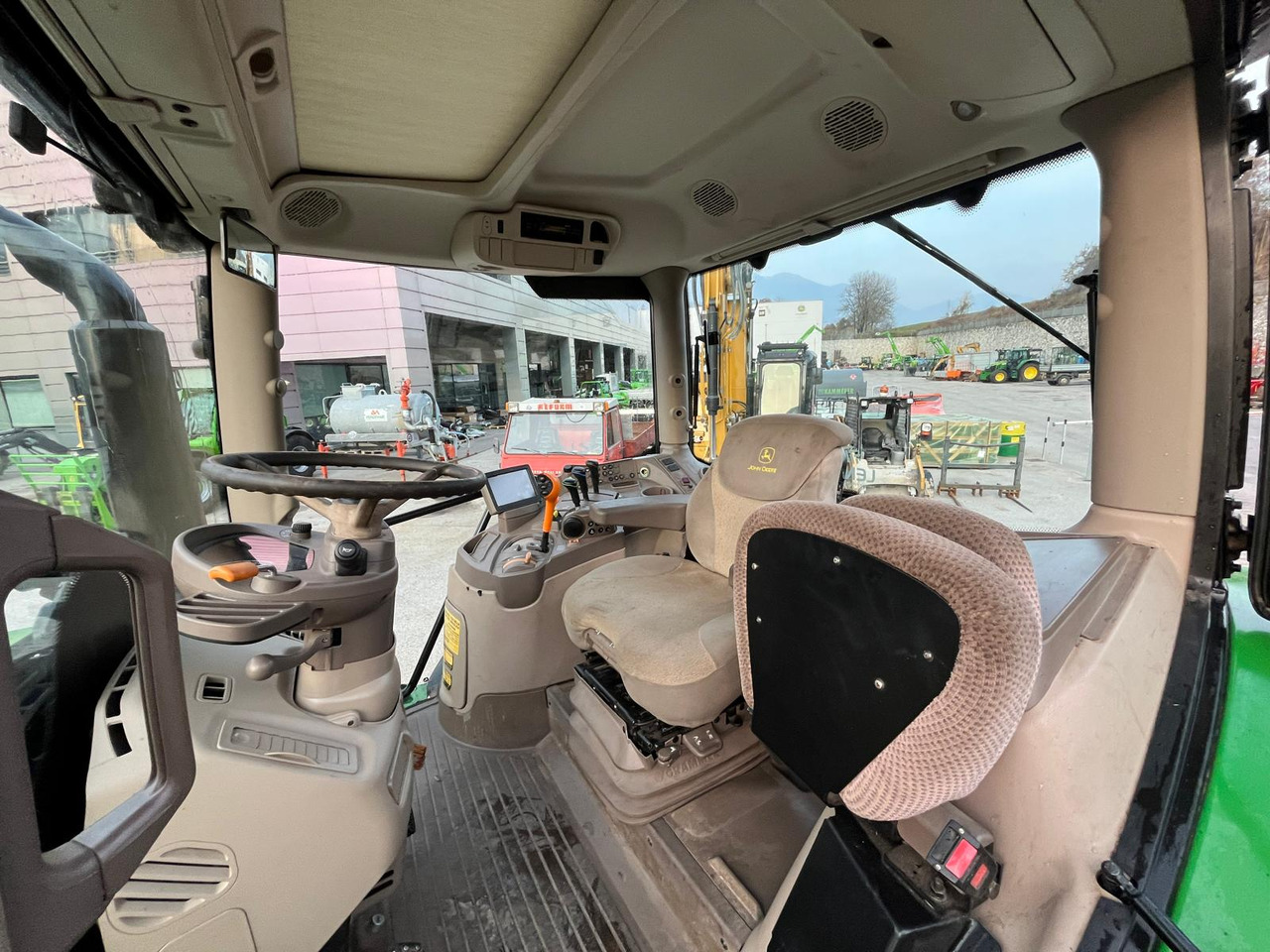 Trator John Deere 6175R: foto 10