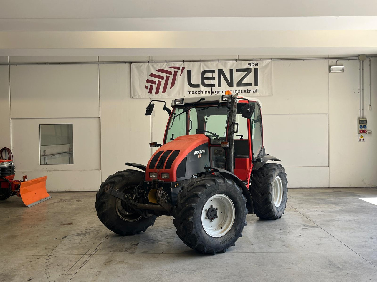 REFORM MOUNTY 80 - Trator: foto 1 REFORM MOUNTY 80 - Trator: foto 1