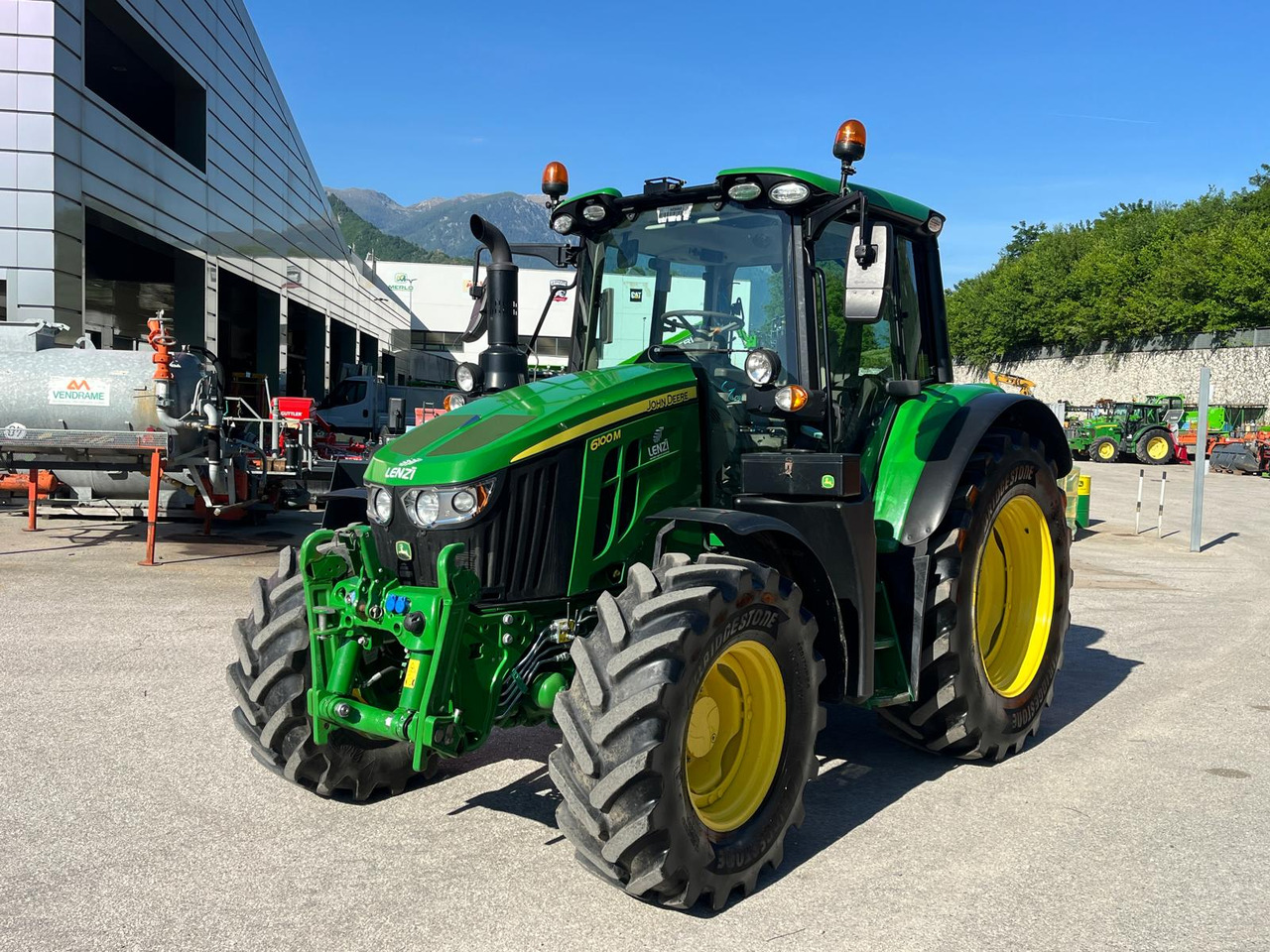 TRATTORE JOHN DEERE 6100M - Trator: foto 2 TRATTORE JOHN DEERE 6100M - Trator: foto 2