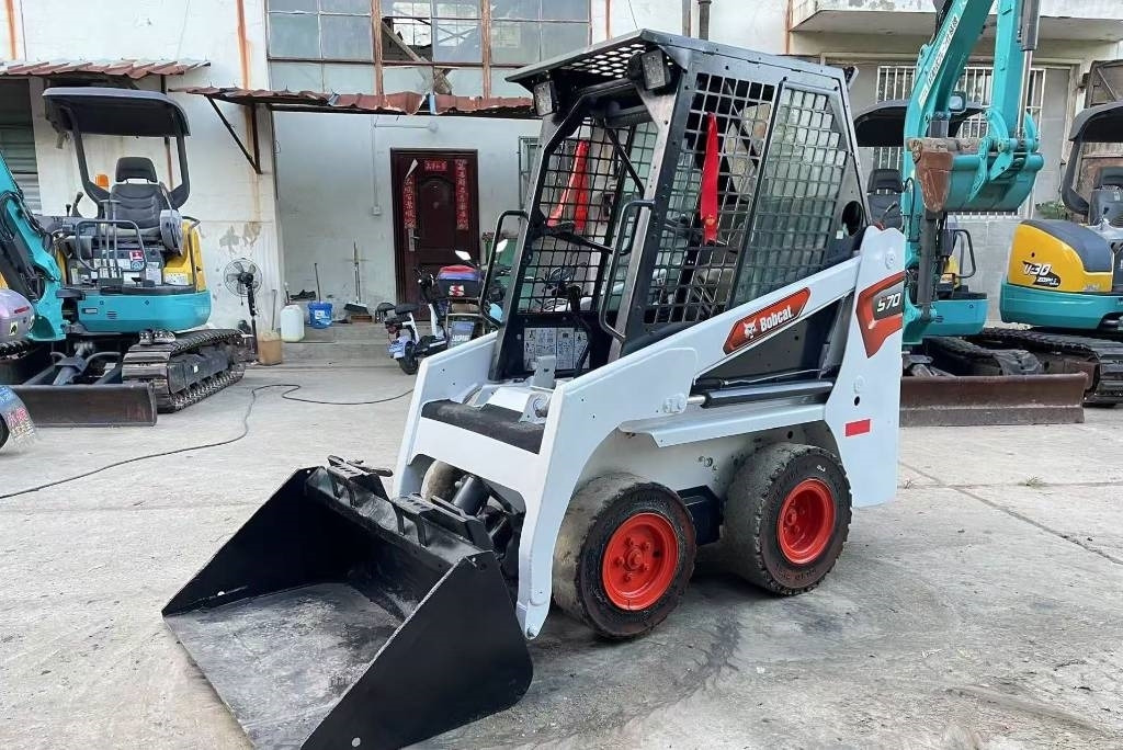 Bobcat S 70 - Mini pá carregadora: foto 1 Bobcat S 70 - Mini pá carregadora: foto 1