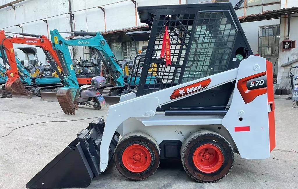 Bobcat S 70 - Mini pá carregadora: foto 1 Bobcat S 70 - Mini pá carregadora: foto 1