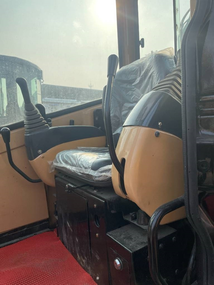 CAT 303 - Mini escavadeira: foto 4 CAT 303 - Mini escavadeira: foto 4