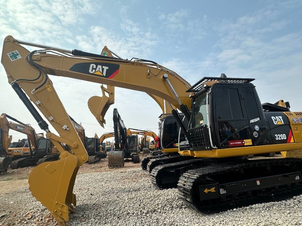CAT 320 D - Escavadora de rastos: foto 1 CAT 320 D - Escavadora de rastos: foto 1