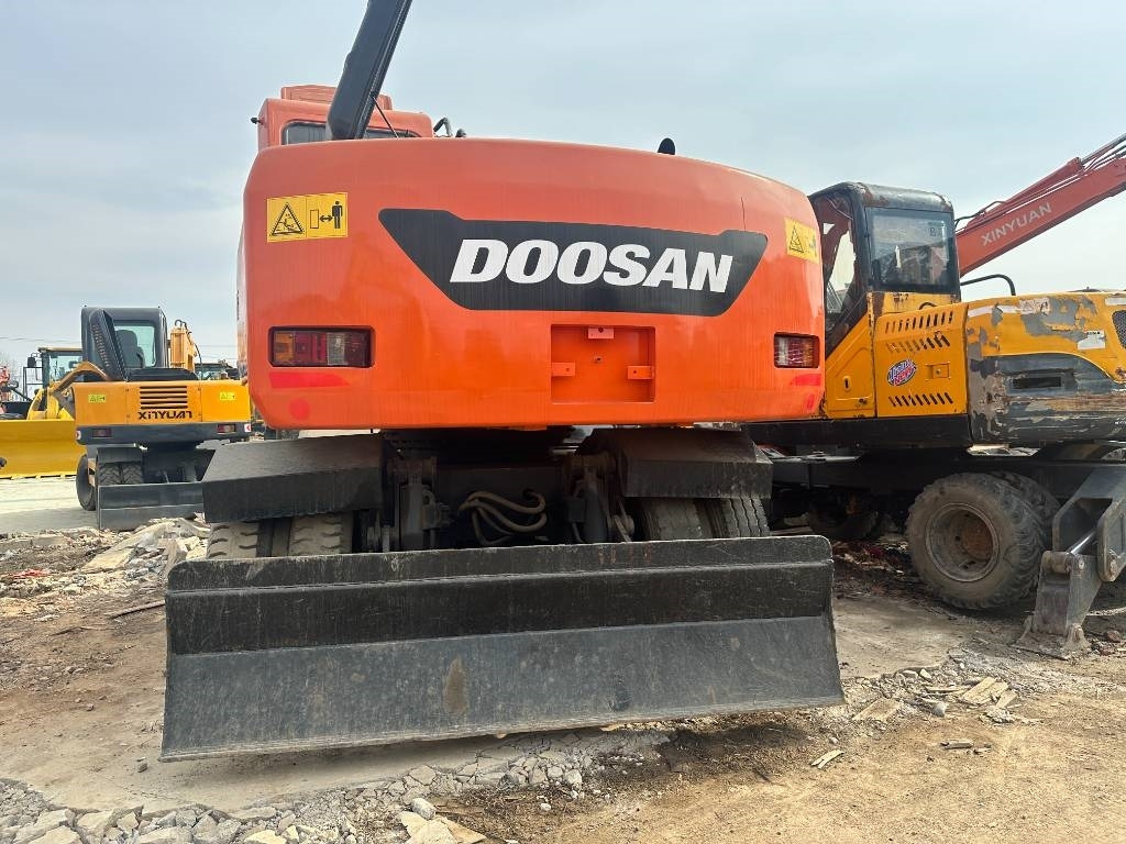 Doosan DH 150 W-7 - Escavadeira de rodas: foto 3 Doosan DH 150 W-7 - Escavadeira de rodas: foto 3