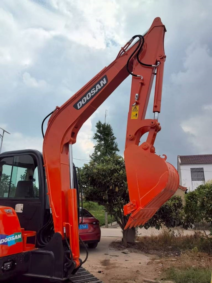 Doosan DH 60-7 - Mini escavadeira: foto 4 Doosan DH 60-7 - Mini escavadeira: foto 4