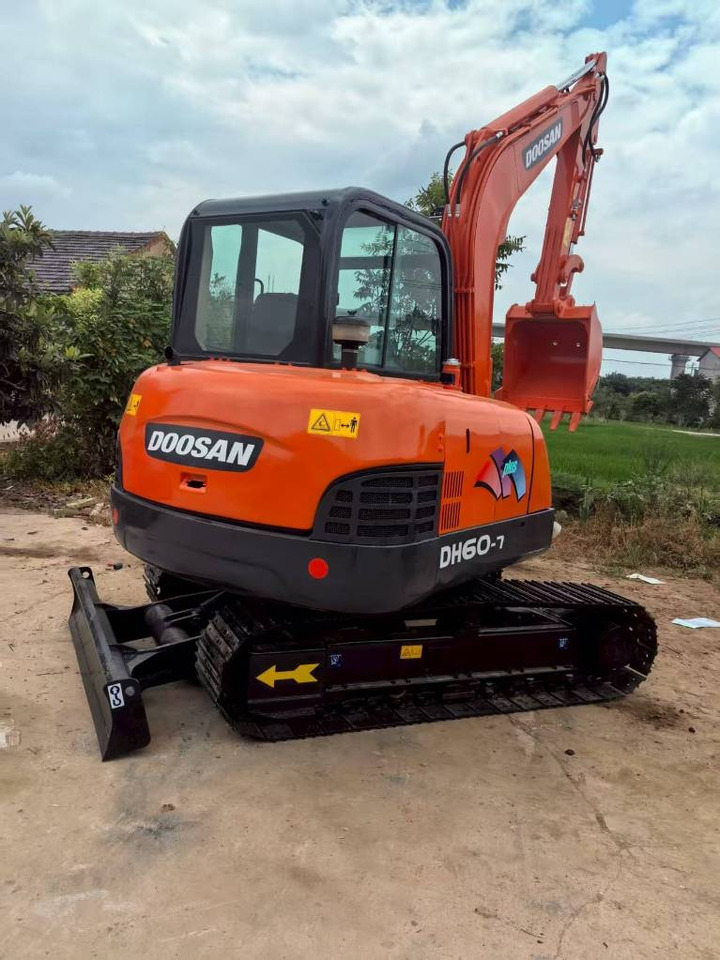 Doosan DH 60 - Mini escavadeira: foto 1 Doosan DH 60 - Mini escavadeira: foto 1