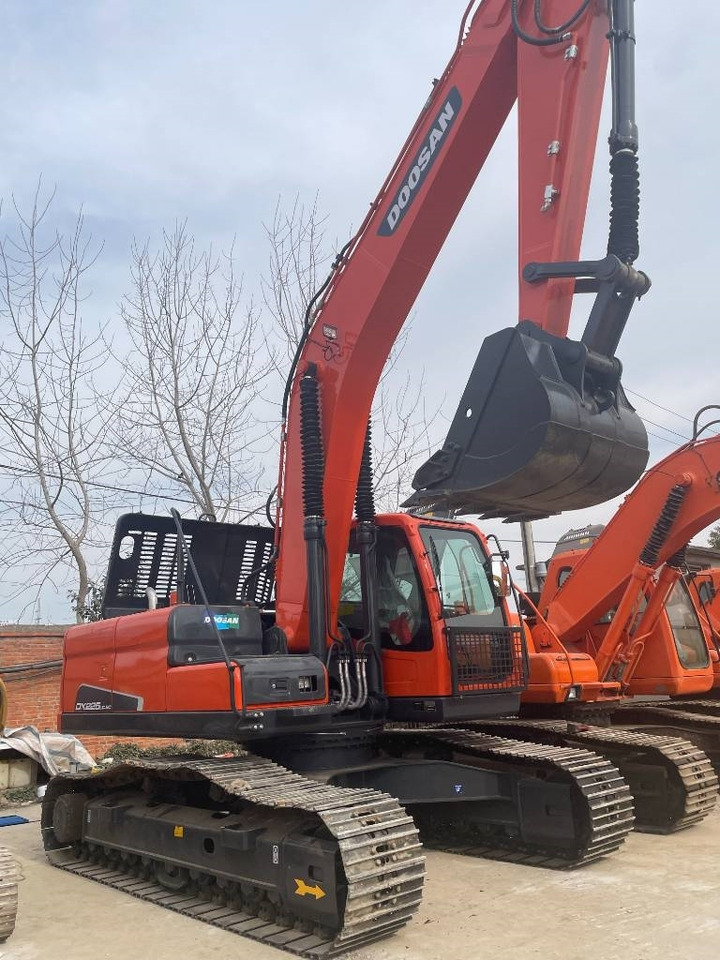 Doosan DX 225 - Escavadora de rastos: foto 2 Doosan DX 225 - Escavadora de rastos: foto 2