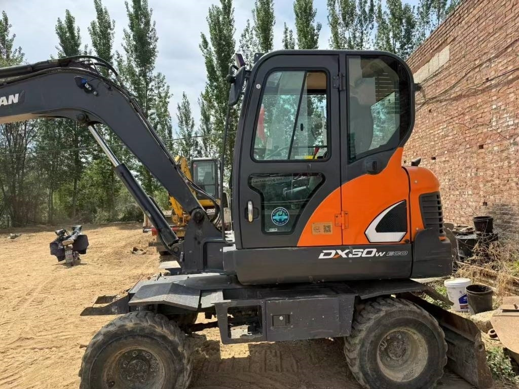 Doosan DX 60 - Escavadora de rastos: foto 5 Doosan DX 60 - Escavadora de rastos: foto 5