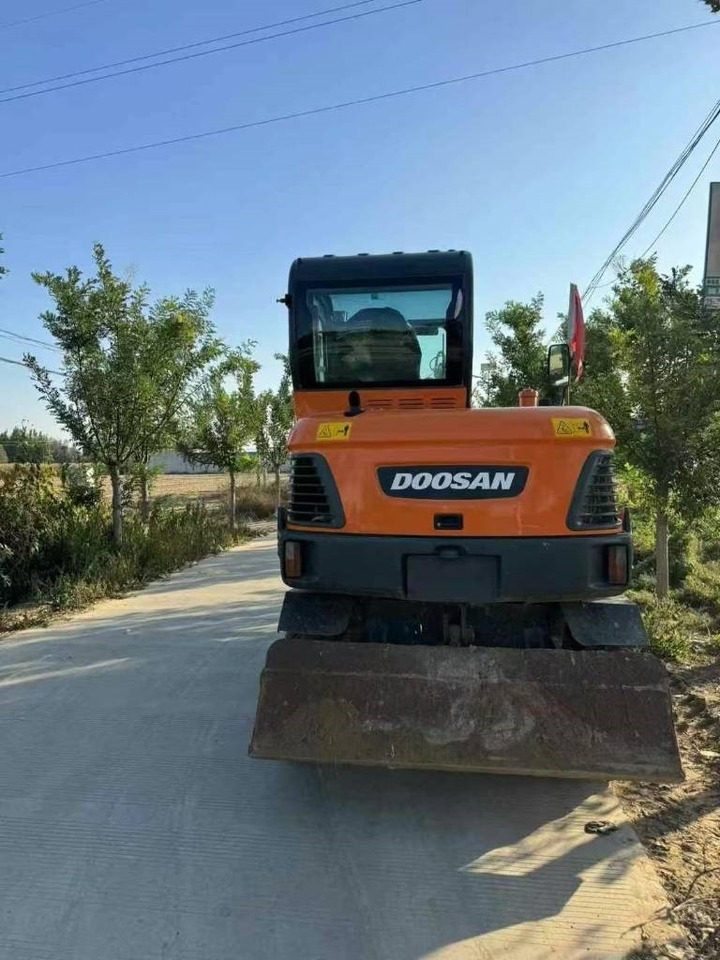 Doosan DX 60 - Escavadora de rastos: foto 2 Doosan DX 60 - Escavadora de rastos: foto 2