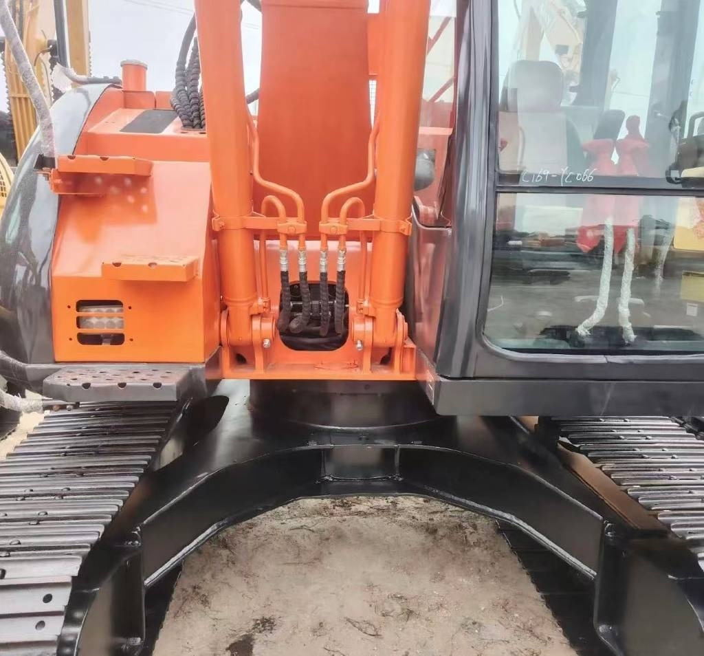 Hitachi 135US - Escavadora de rastos: foto 5 Hitachi 135US - Escavadora de rastos: foto 5