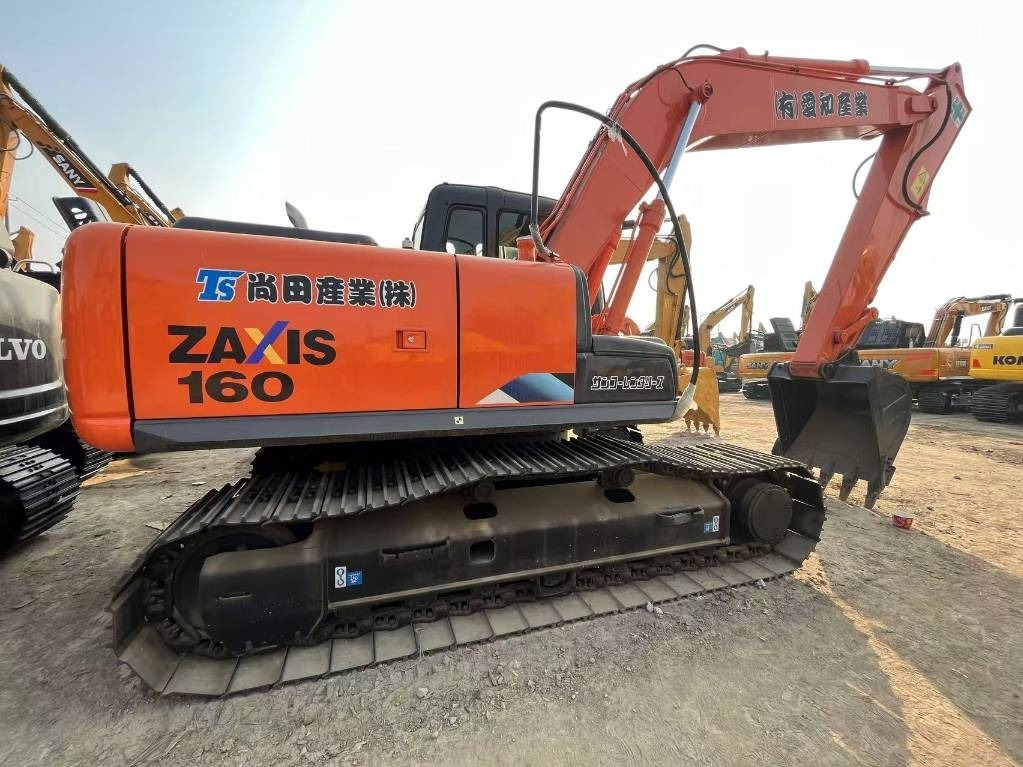 Hitachi ZX 160 LC - Escavadora de rastos: foto 1 Hitachi ZX 160 LC - Escavadora de rastos: foto 1