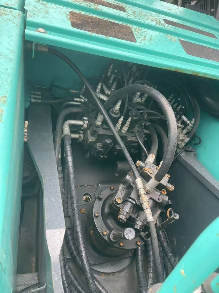 Kobelco 200 - Escavadora de rastos: foto 4 Kobelco 200 - Escavadora de rastos: foto 4