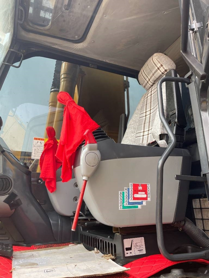 Komatsu PC 200-8 - Escavadora de rastos: foto 2 Komatsu PC 200-8 - Escavadora de rastos: foto 2