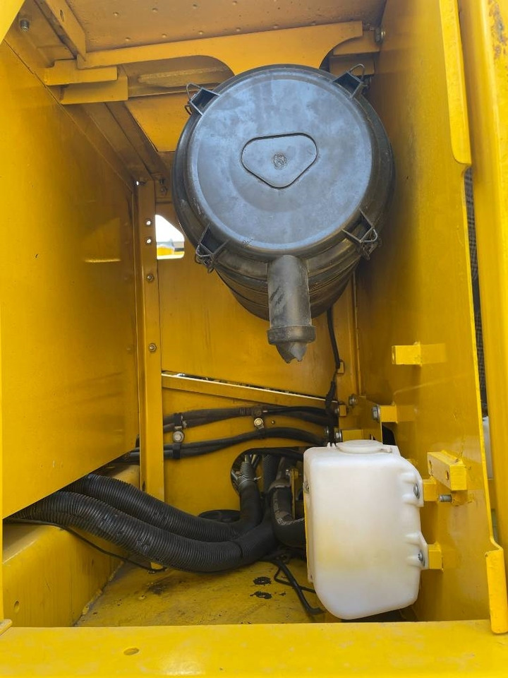 Komatsu PC 200-8 - Escavadora de rastos: foto 5 Komatsu PC 200-8 - Escavadora de rastos: foto 5