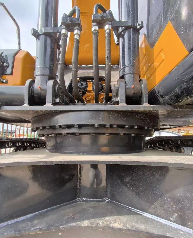 Sany SY 215 - Escavadora de rastos: foto 2 Sany SY 215 - Escavadora de rastos: foto 2