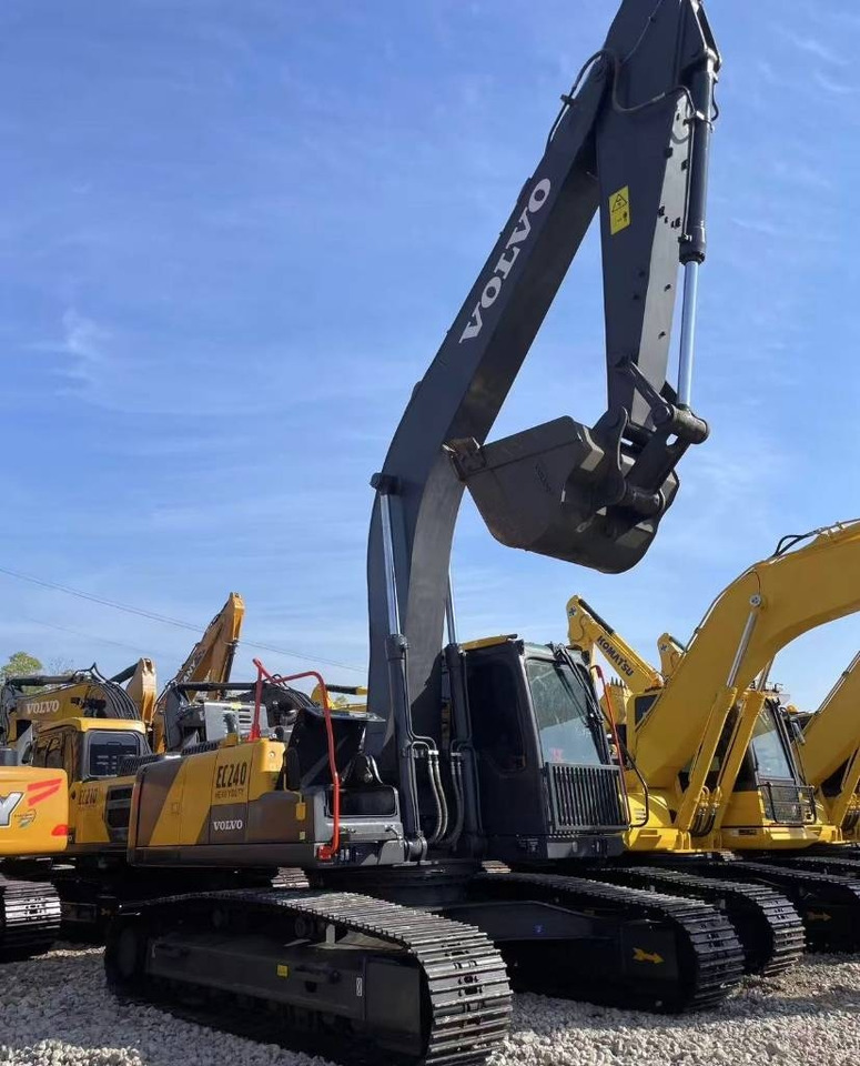 Volvo EC 240 - Escavadora de rastos: foto 1 Volvo EC 240 - Escavadora de rastos: foto 1