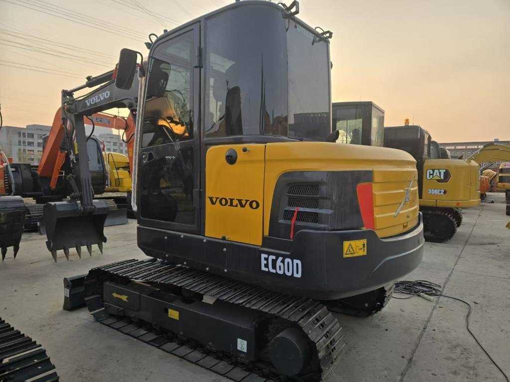 Volvo EC 60 - Escavadora de rastos: foto 1 Volvo EC 60 - Escavadora de rastos: foto 1