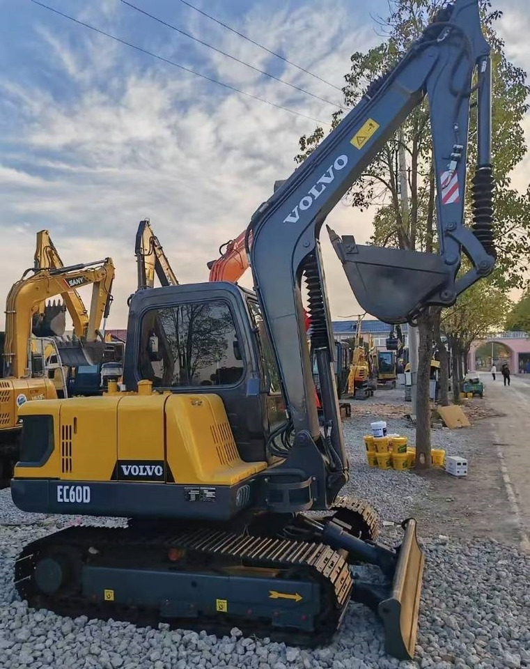 Volvo EC 60 - Escavadora de rastos: foto 1 Volvo EC 60 - Escavadora de rastos: foto 1
