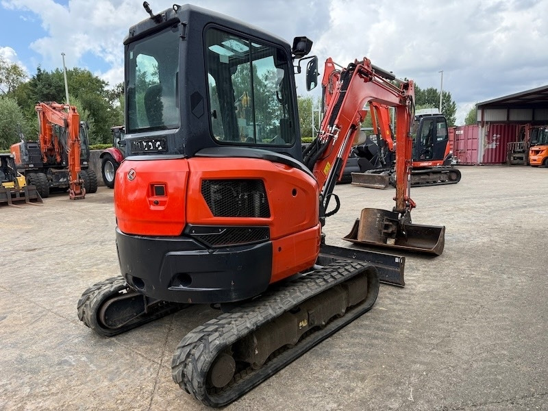 Kubota U 36-4 - Mini escavadeira: foto 3 Kubota U 36-4 - Mini escavadeira: foto 3