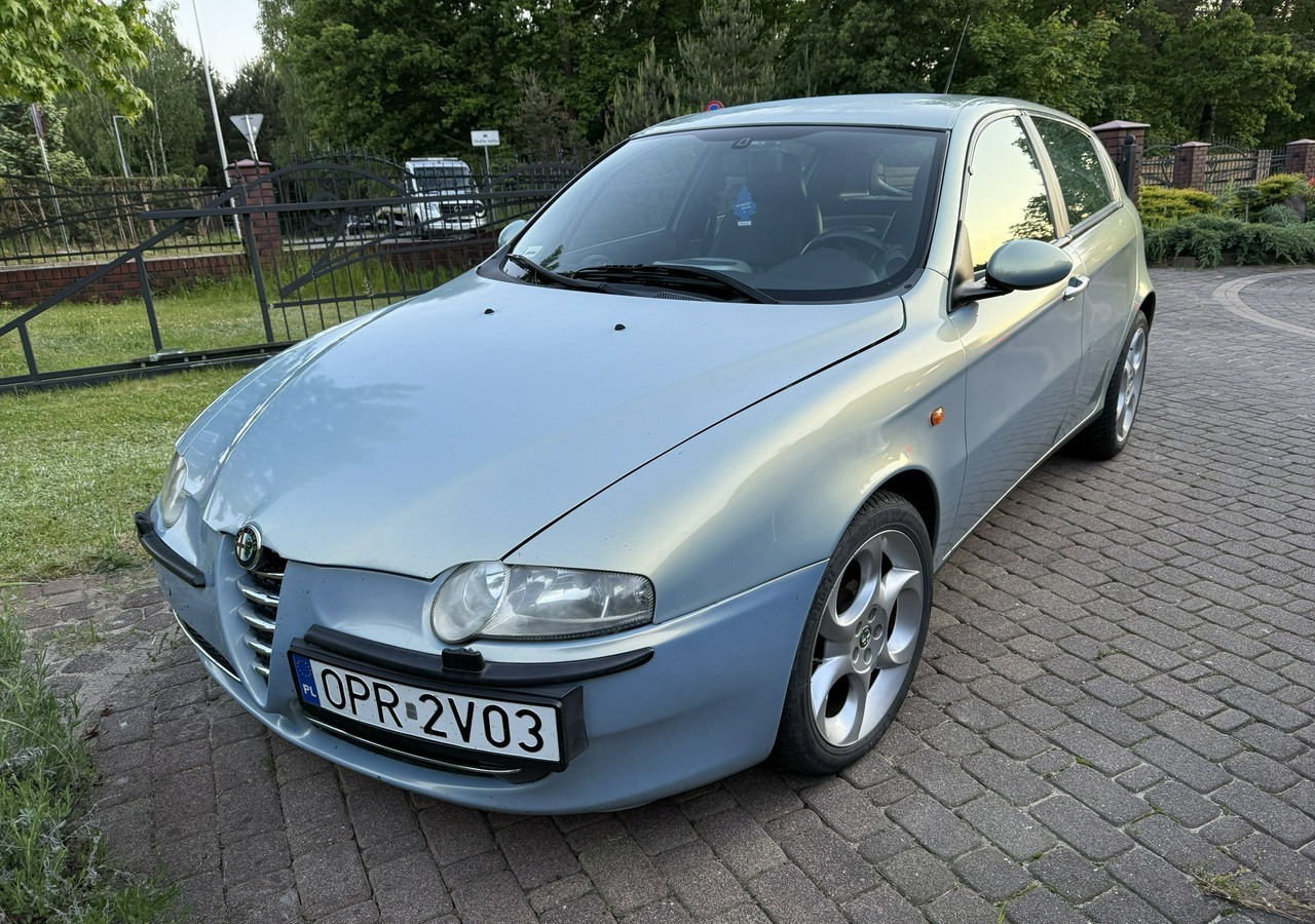 Alfa Romeo 147 Alfa Romeo 147 Klima 1.9 jtd-140KM - Automóvel: foto 2 Alfa Romeo 147 Alfa Romeo 147 Klima 1.9 jtd-140KM - Automóvel: foto 2