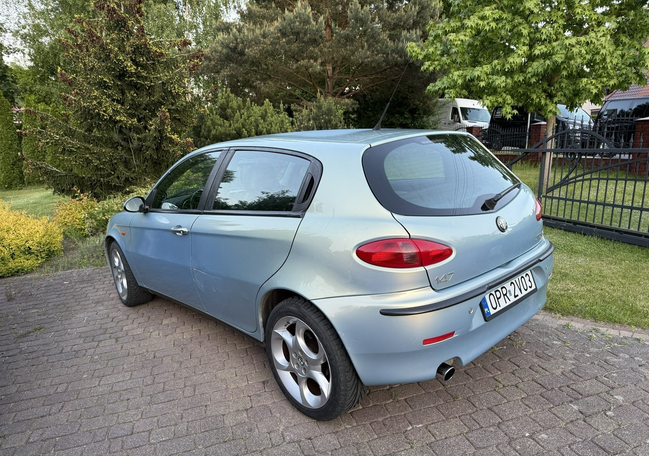 Alfa Romeo 147 Alfa Romeo 147 Klima 1.9 jtd-140KM - Automóvel: foto 4 Alfa Romeo 147 Alfa Romeo 147 Klima 1.9 jtd-140KM - Automóvel: foto 4