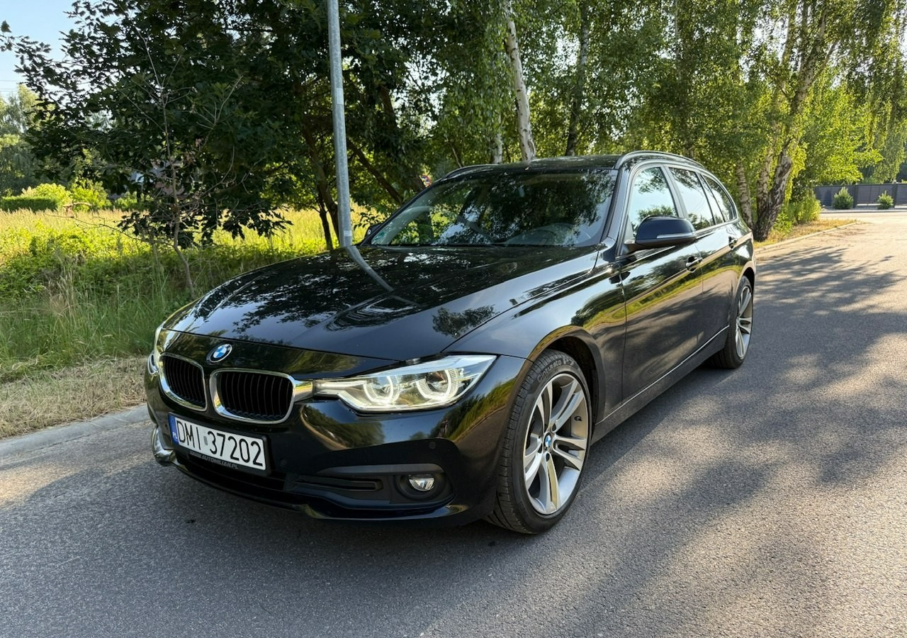 BMW SERIA 3 V (F30/F31/F34) BMW SERIA 3 318d 150KM Automat SportLine*AdaptiveLed*Navi*Półskóra*SerwisBMW* FV - Carrinha: foto 1 BMW SERIA 3 V (F30/F31/F34) BMW SERIA 3 318d 150KM Automat SportLine*AdaptiveLed*Navi*Półskóra*SerwisBMW* FV - Carrinha: foto 1